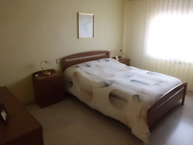 4 makuuhuone Asunto myytävänä paikassa Almansa mukana 
autotalli - 95 000 € (Ref: 9326476)