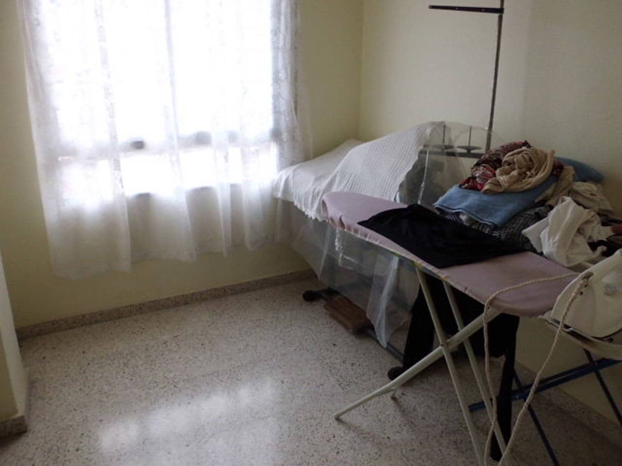 4 soveværelse Lejlighed til salg i Almansa med garage - € 95.000 (Ref: 9326476)