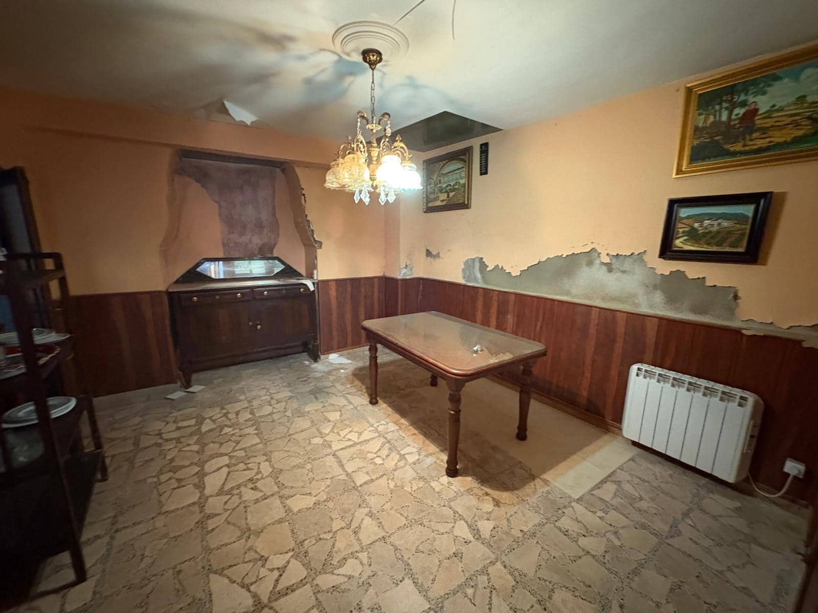 Huis te koop in Ayora - € 79.000 (Ref: 9344788)