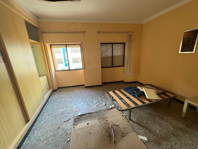 Huis te koop in Ayora - € 79.000 (Ref: 9344788)