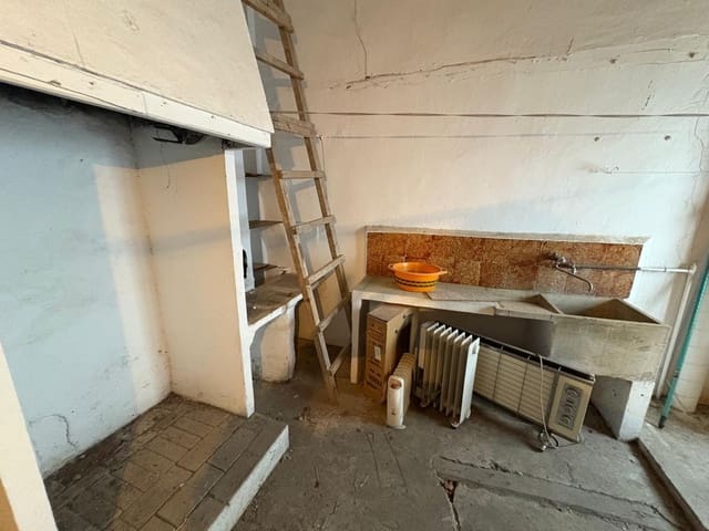 Huis te koop in Ayora - € 79.000 (Ref: 9344788)