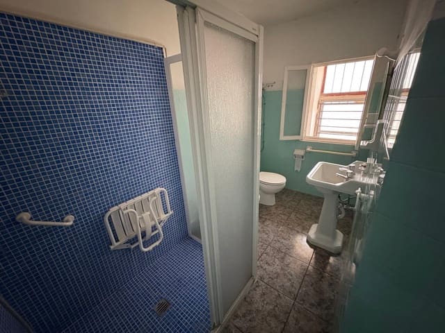 Huis te koop in Ayora - € 79.000 (Ref: 9344788)