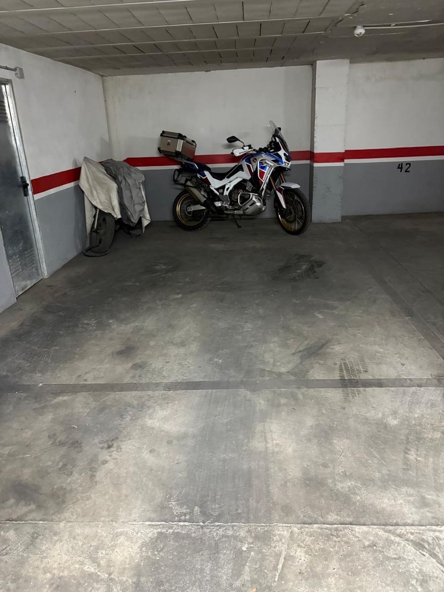 1 makuuhuone Asunto myytävänä paikassa Almansa mukana 
autotalli - 89 500 € (Ref: 9359604)