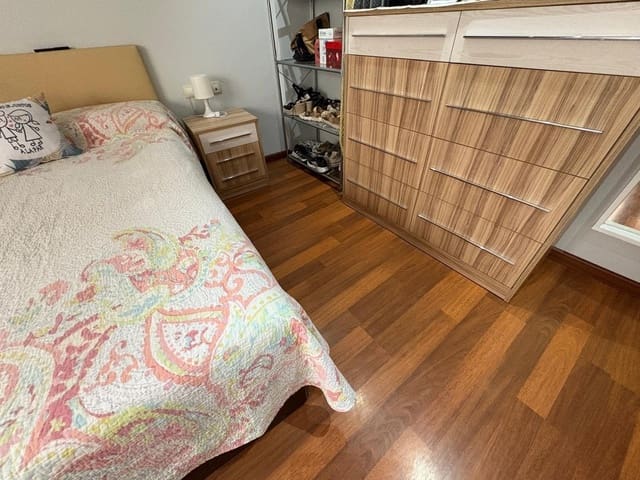 1 makuuhuone Asunto myytävänä paikassa Almansa mukana 
autotalli - 89 500 € (Ref: 9359604)