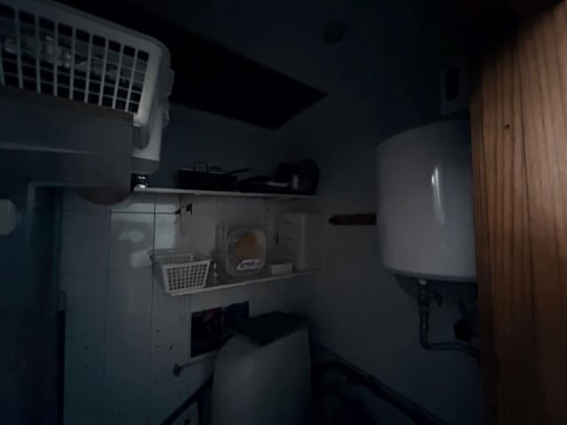 Kaupallinen myytävänä paikassa Almansa - 45 000 € (Ref: 9359605)