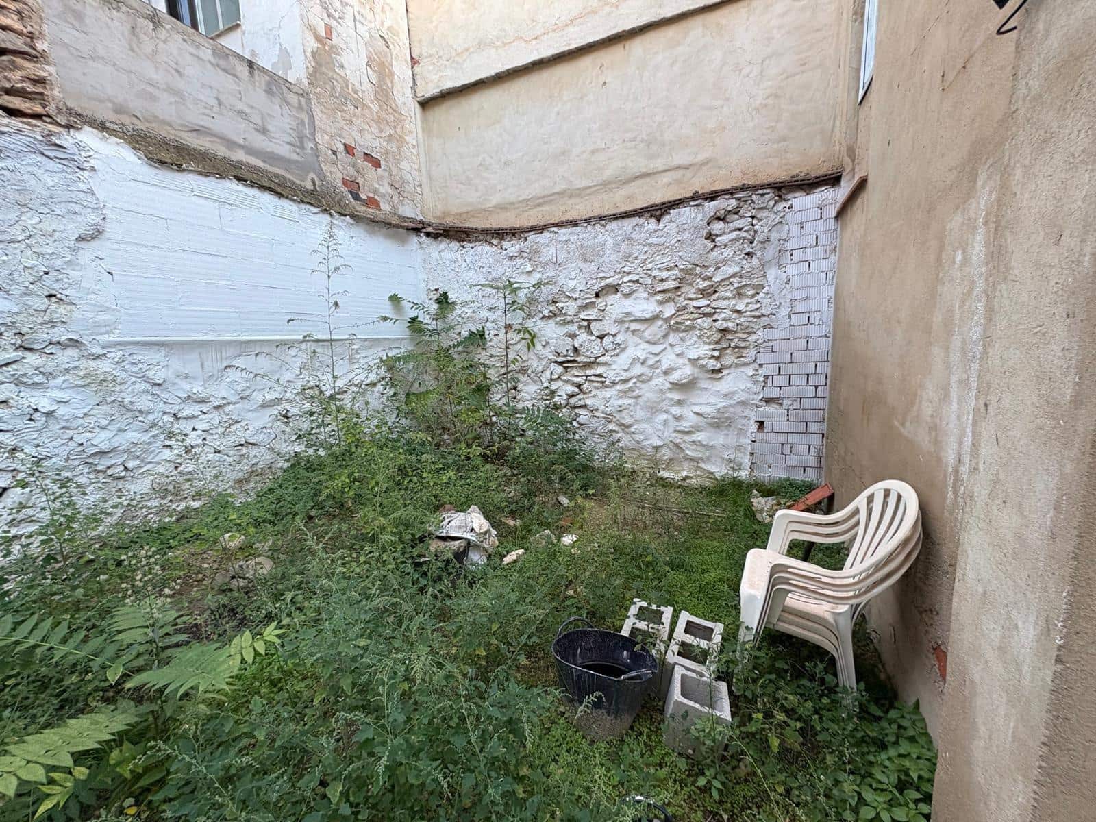 2 bedroom Flat for sale in Almansa - € 70,000 (Ref: 9367523)