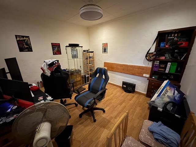 2 bedroom Flat for sale in Almansa - € 70,000 (Ref: 9367523)