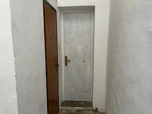 Kaupallinen myytävänä paikassa Almansa - 55 000 € (Ref: 9367524)