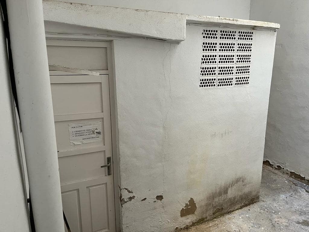 Commercial for sale in Almansa - € 55,000 (Ref: 9367524)