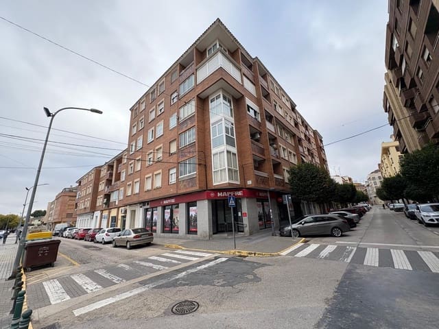 3 bedroom Flat for rent in Almansa - € 550 (Ref: 9379034)