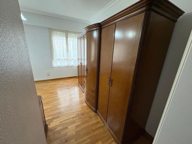 3 bedroom Flat for rent in Almansa - € 550 (Ref: 9379034)