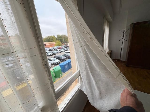 3 bedroom Flat for rent in Almansa - € 550 (Ref: 9379034)