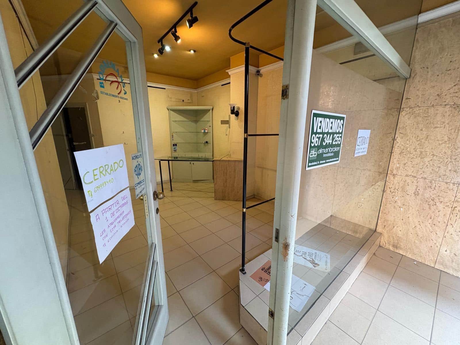 3 slaapkamer Commercieel te huur in Almansa - € 800 (Ref: 9379035)