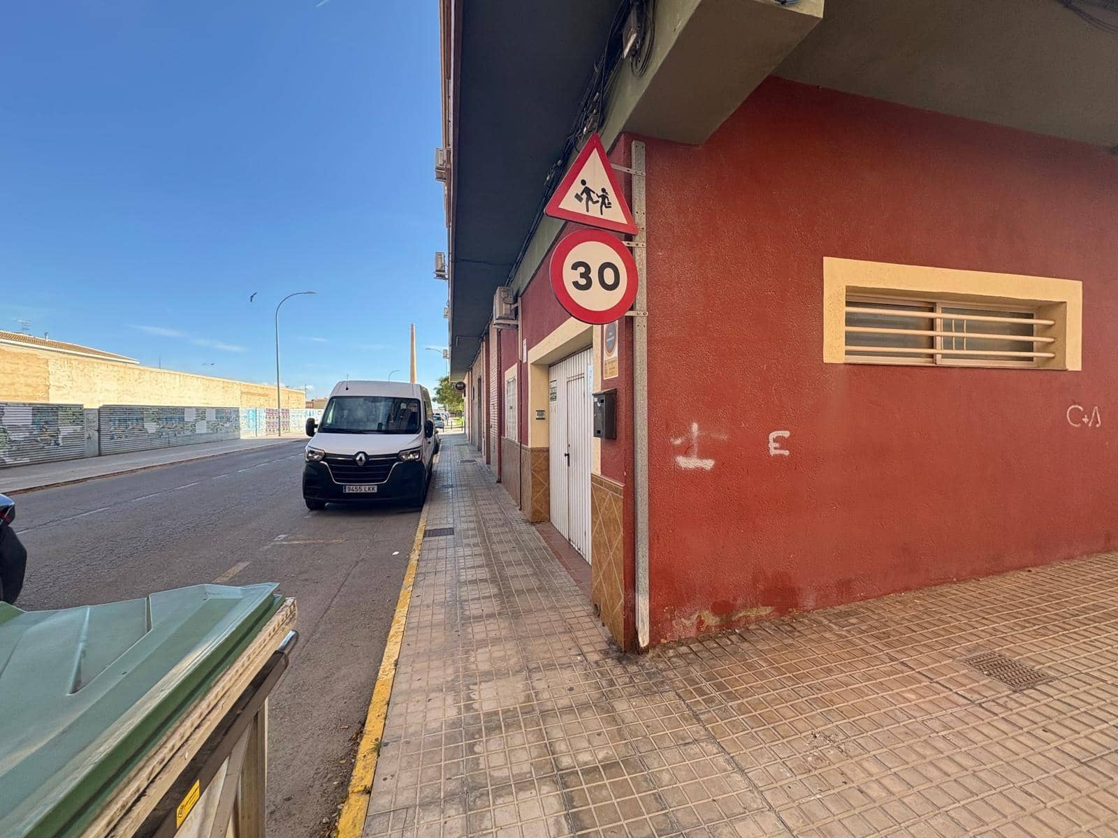 Kommersiell til salgs i Almansa - € 95 000 (Ref: 9379036)