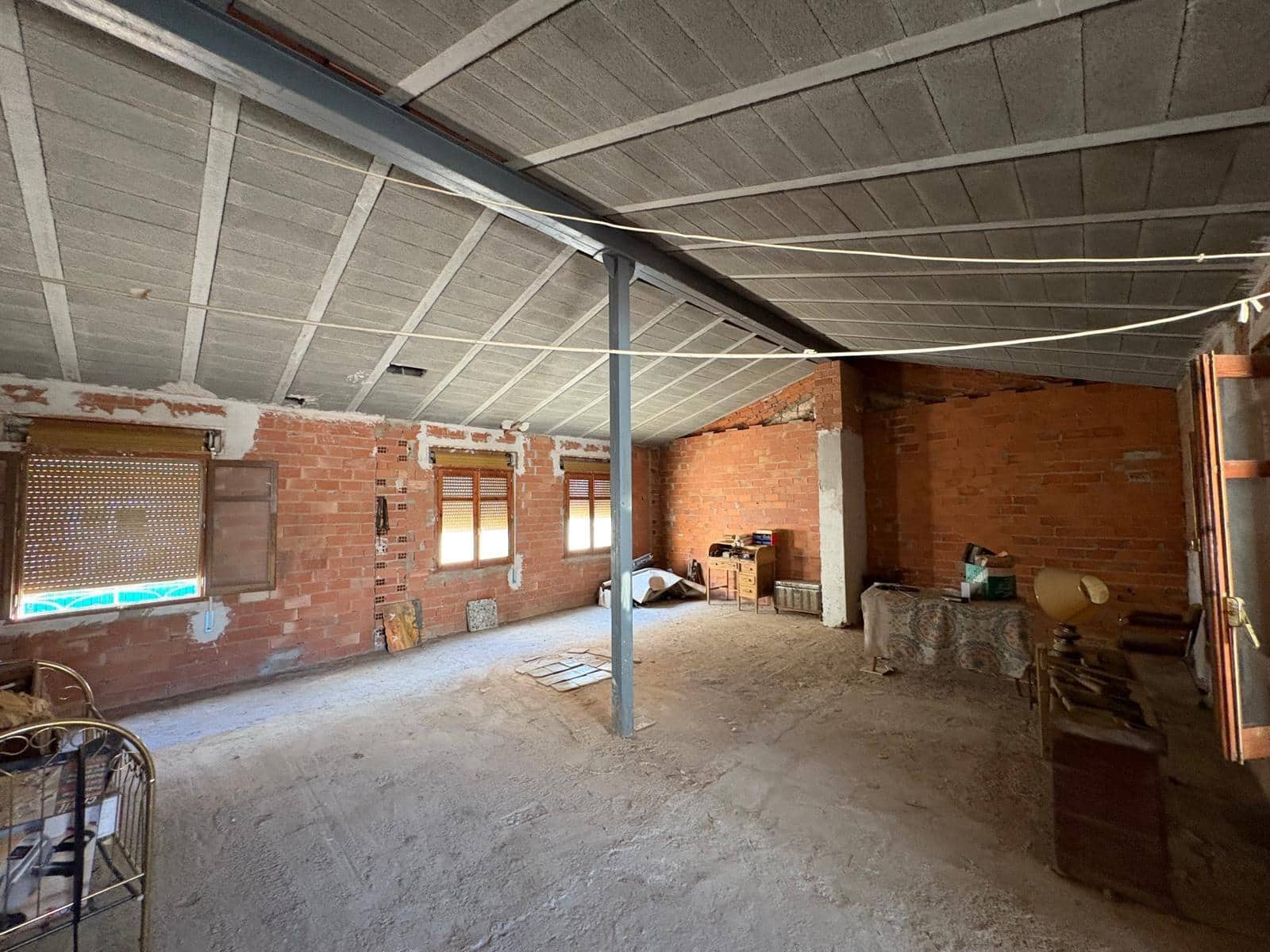 5 chambre Maison de Ville à vendre à Almansa avec garage - 140 000 € (Ref: 9382859)