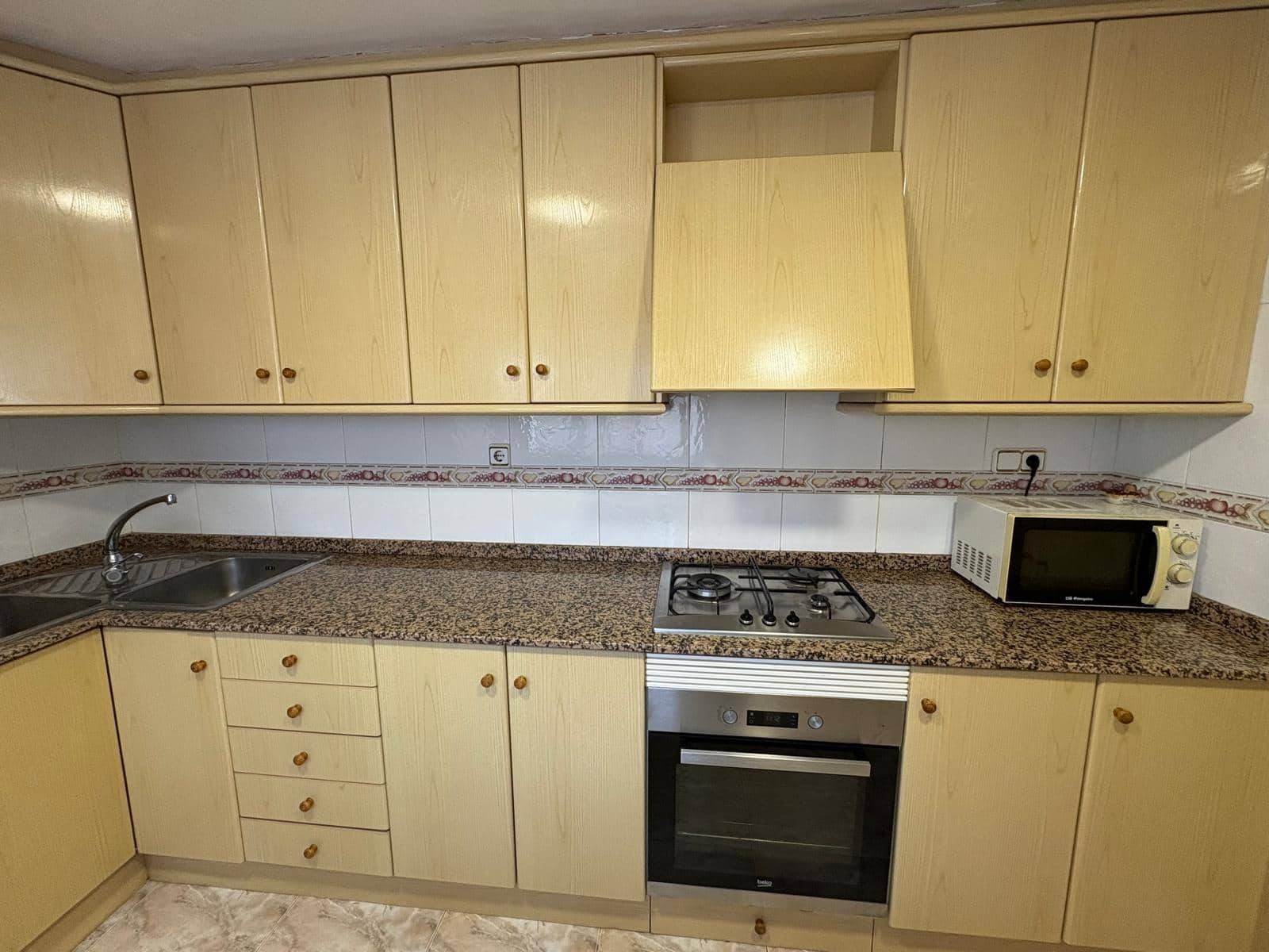 3 slaapkamer Flat te koop in Almansa - € 85.000 (Ref: 9407969)