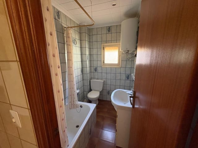 4 makuuhuone Asunto myytävänä paikassa Almansa - 95 000 € (Ref: 9407971)