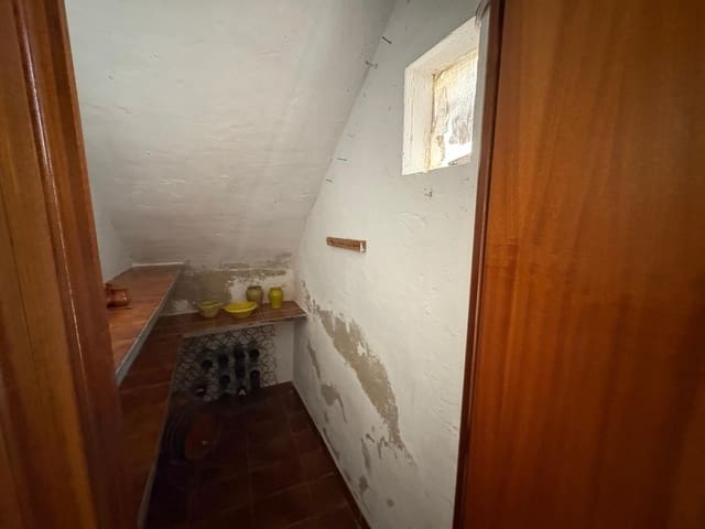 4 makuuhuone Asunto myytävänä paikassa Almansa - 95 000 € (Ref: 9407971)