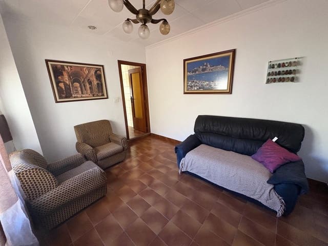 4 makuuhuone Asunto myytävänä paikassa Almansa - 95 000 € (Ref: 9407971)