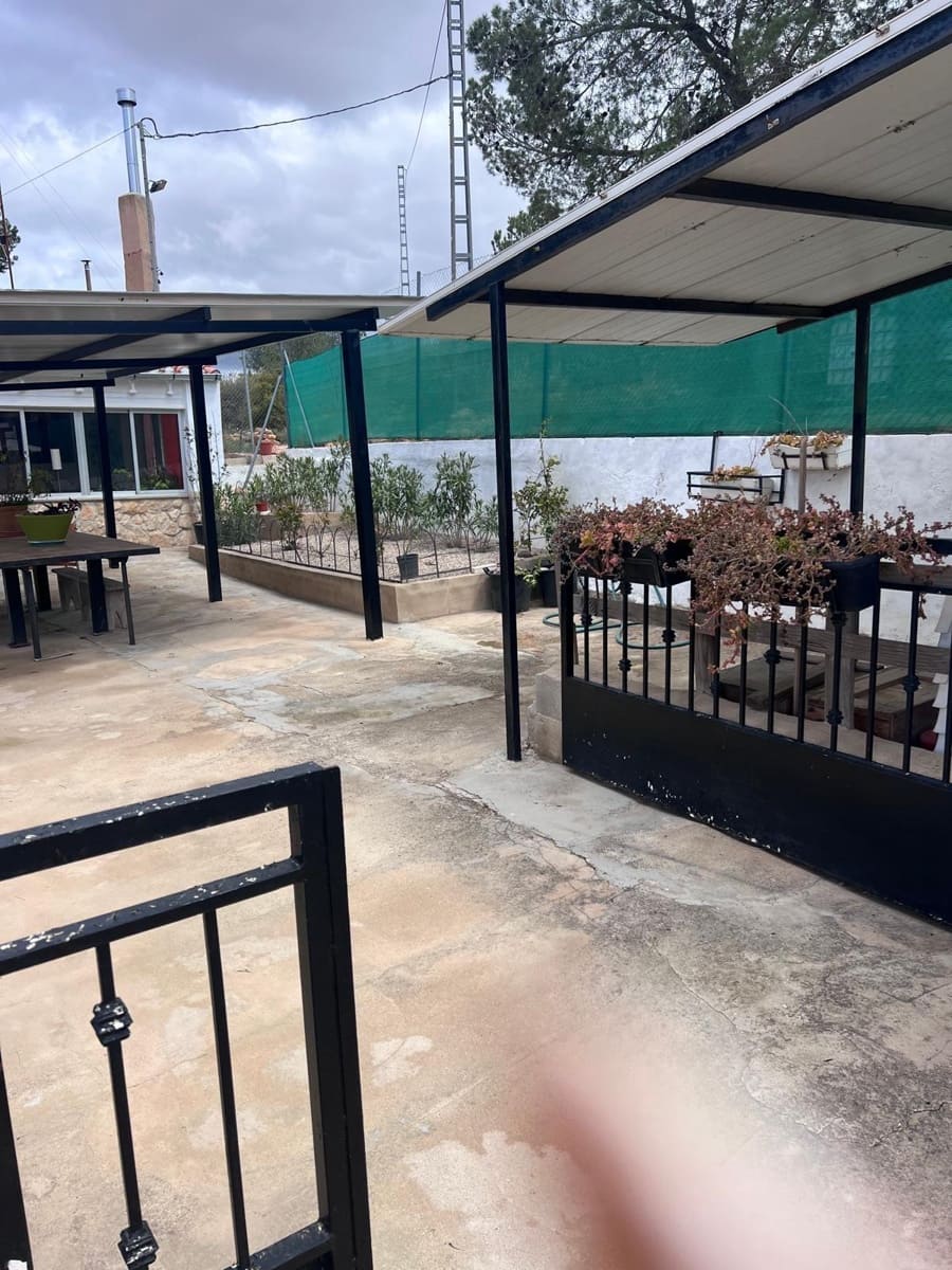 4 chambre Villa/Maison à vendre à Almansa avec garage - 170 000 € (Ref: 9422467)