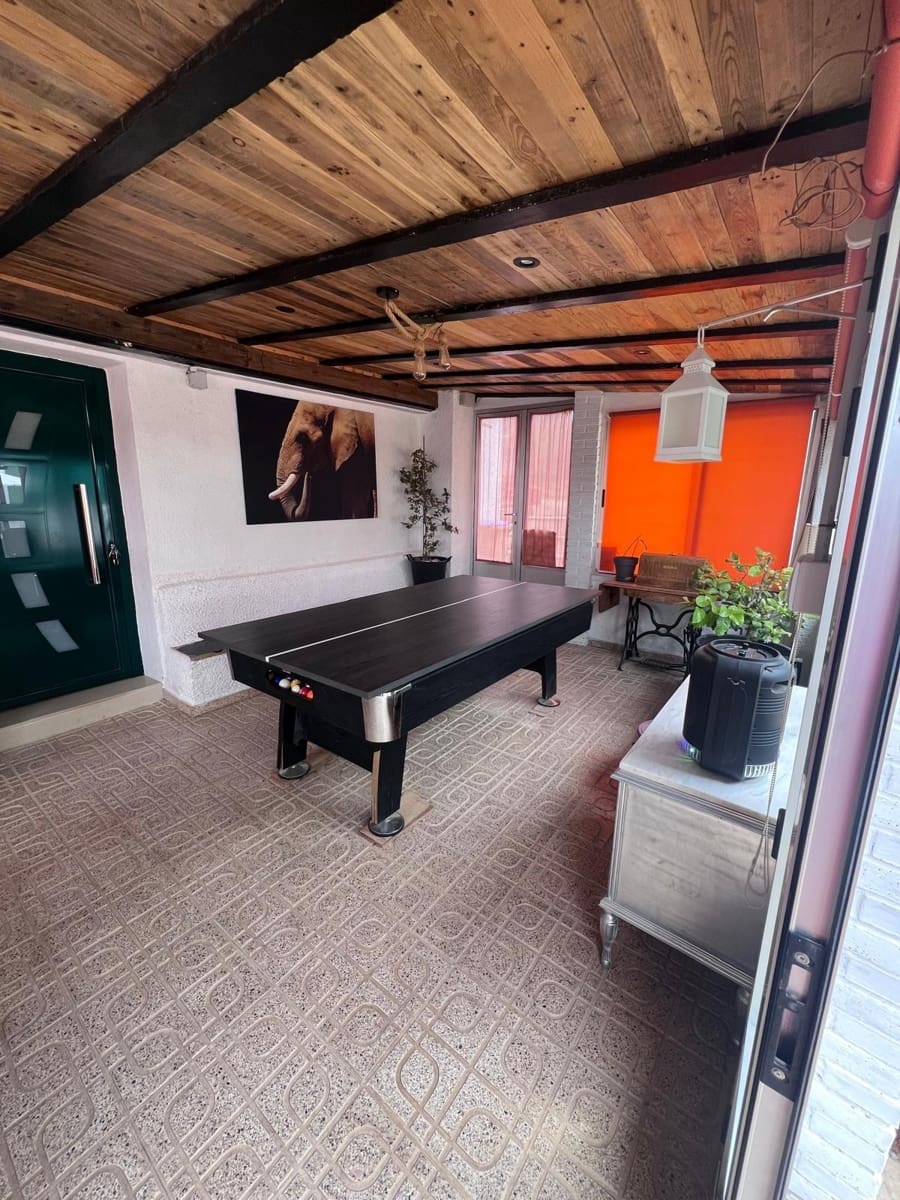 4 chambre Villa/Maison à vendre à Almansa avec garage - 170 000 € (Ref: 9422467)