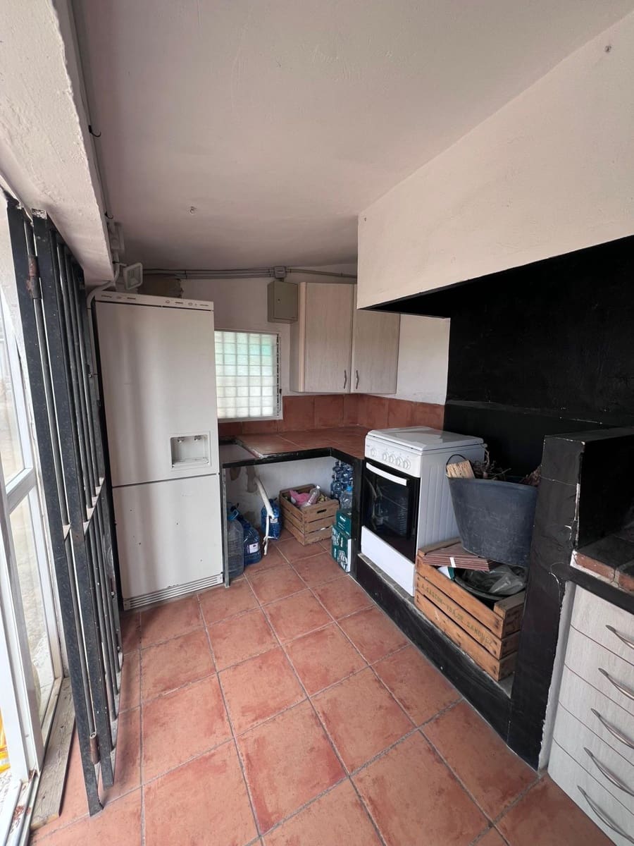 4 chambre Villa/Maison à vendre à Almansa avec garage - 170 000 € (Ref: 9422467)