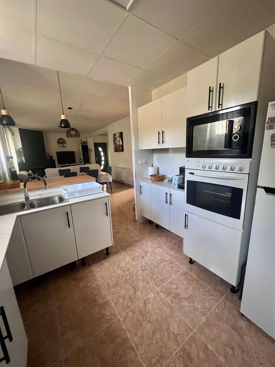 4 chambre Villa/Maison à vendre à Almansa avec garage - 170 000 € (Ref: 9422467)