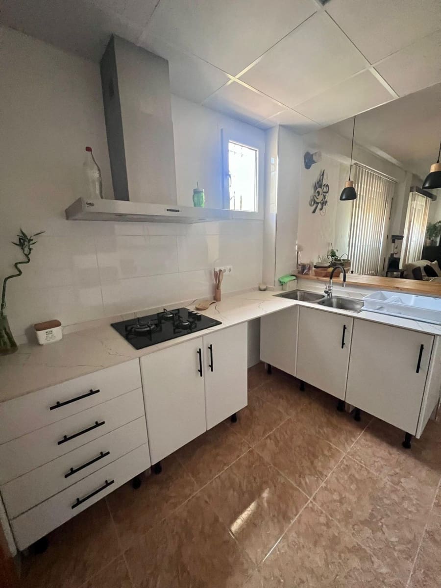 4 chambre Villa/Maison à vendre à Almansa avec garage - 170 000 € (Ref: 9422467)