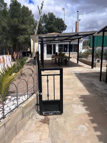 4 slaapkamer Villa te koop in Almansa met garage - € 170.000 (Ref: 9422467)