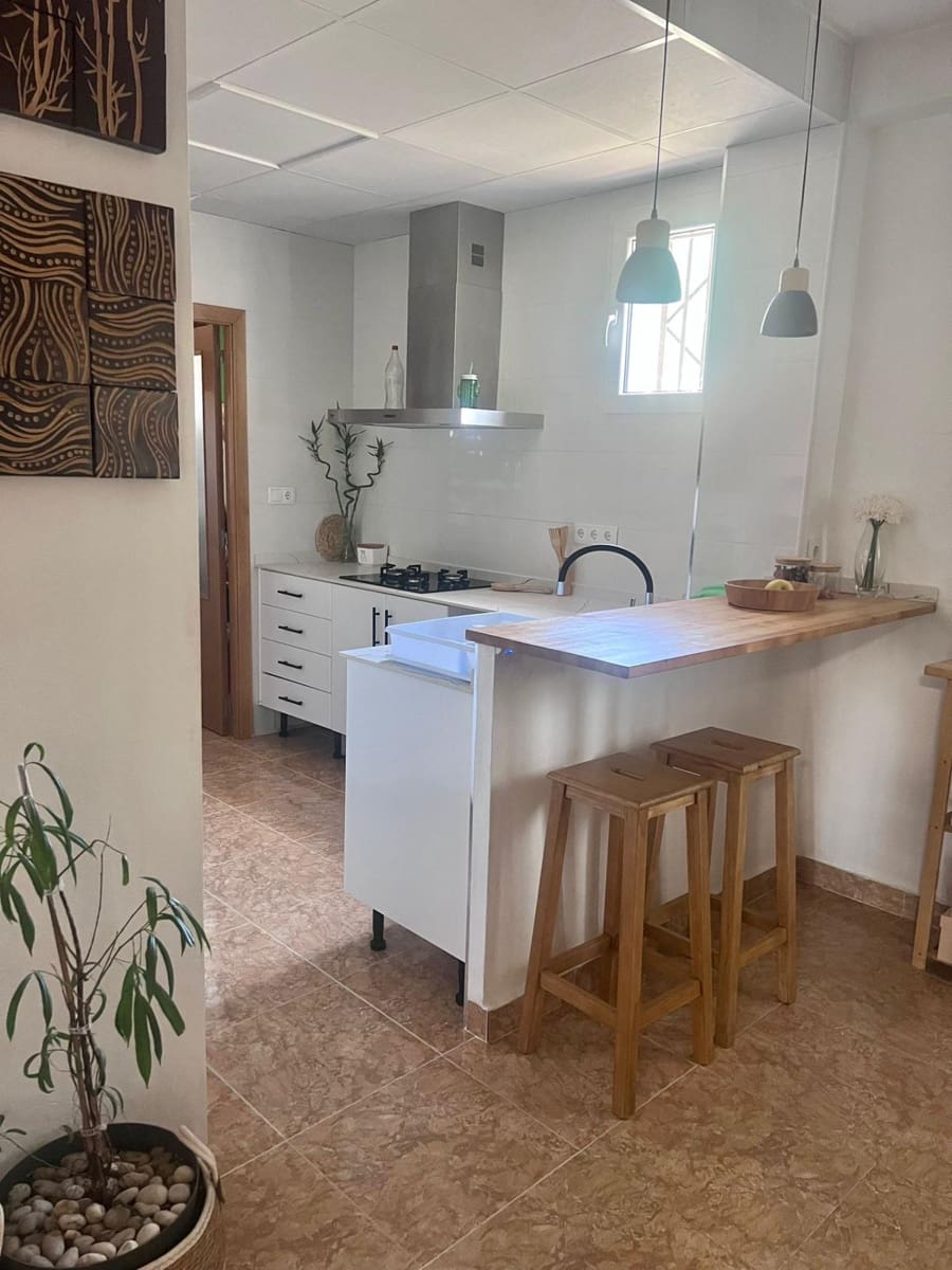 4 chambre Villa/Maison à vendre à Almansa avec garage - 170 000 € (Ref: 9422467)
