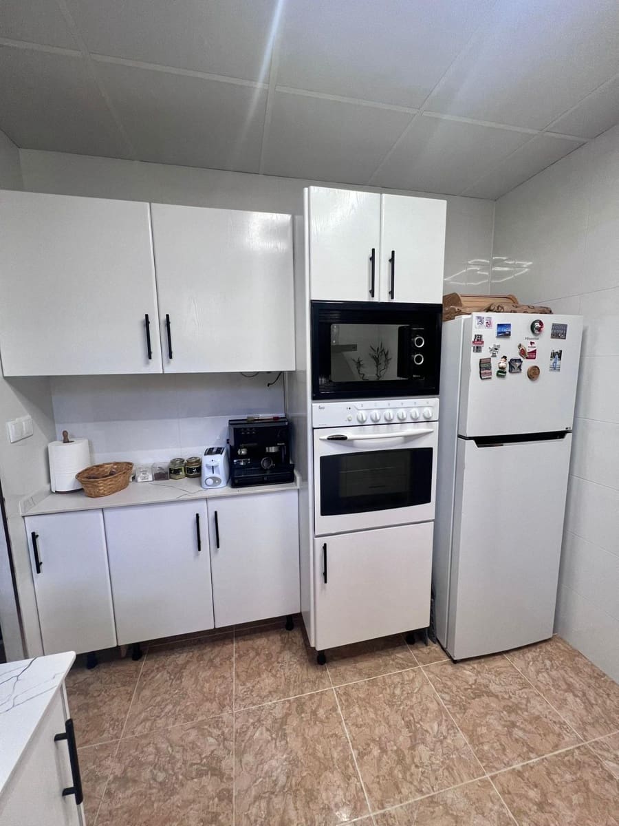 4 chambre Villa/Maison à vendre à Almansa avec garage - 170 000 € (Ref: 9422467)