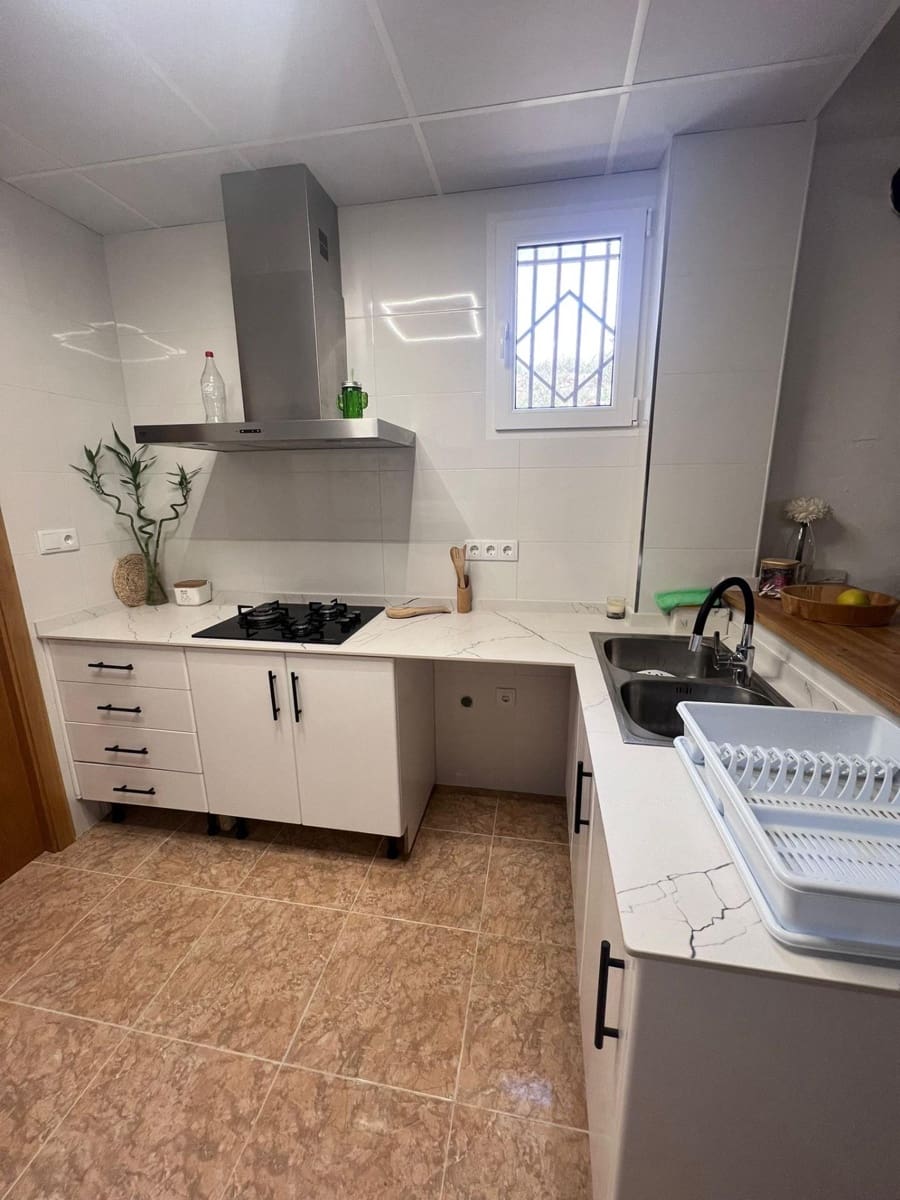4 chambre Villa/Maison à vendre à Almansa avec garage - 170 000 € (Ref: 9422467)