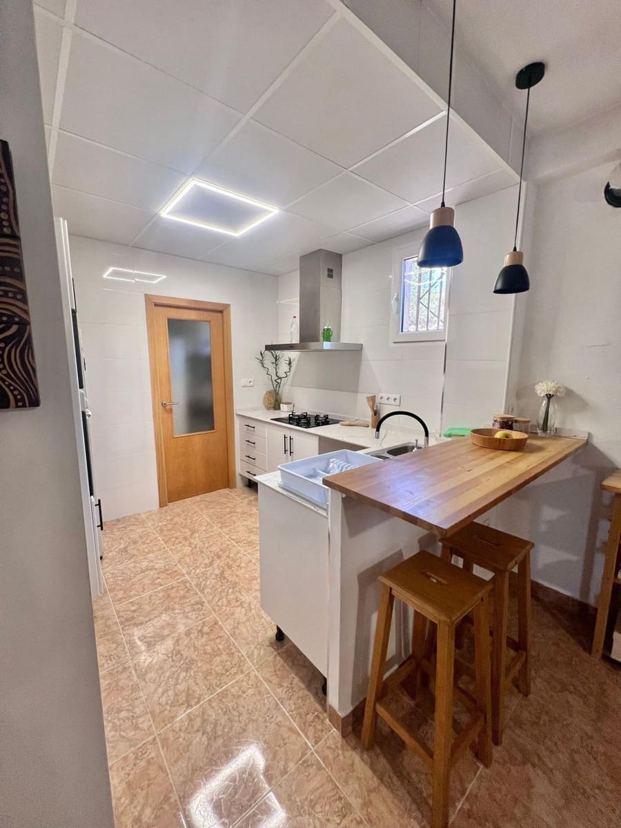 4 chambre Villa/Maison à vendre à Almansa avec garage - 170 000 € (Ref: 9422467)