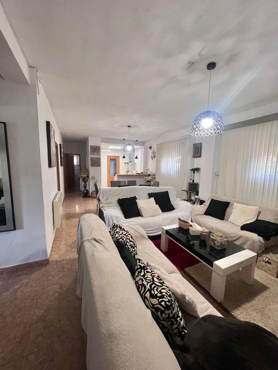 4 chambre Villa/Maison à vendre à Almansa avec garage - 170 000 € (Ref: 9422467)