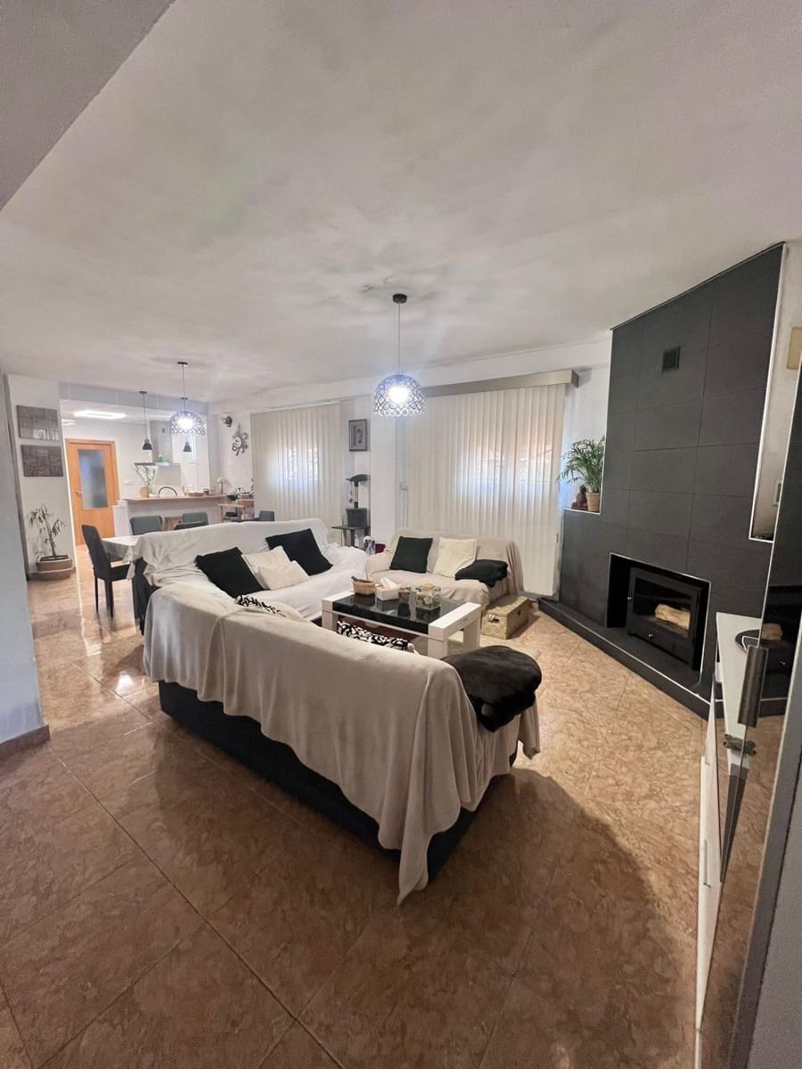 4 chambre Villa/Maison à vendre à Almansa avec garage - 170 000 € (Ref: 9422467)