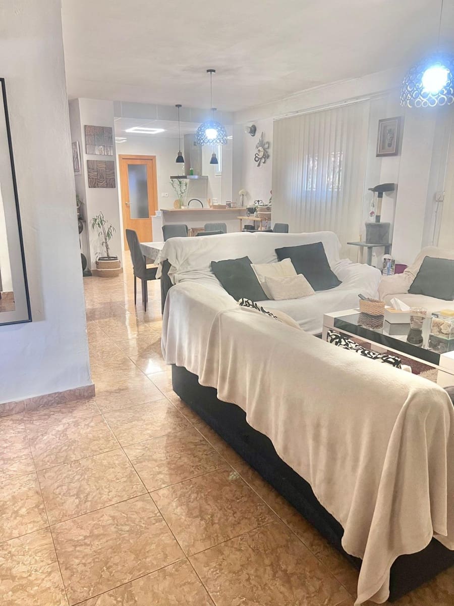 4 chambre Villa/Maison à vendre à Almansa avec garage - 170 000 € (Ref: 9422467)