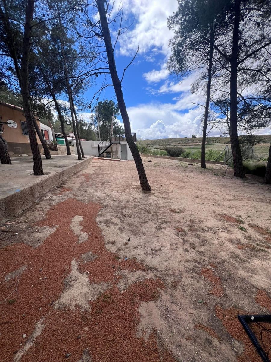 4 chambre Villa/Maison à vendre à Almansa avec garage - 170 000 € (Ref: 9422467)