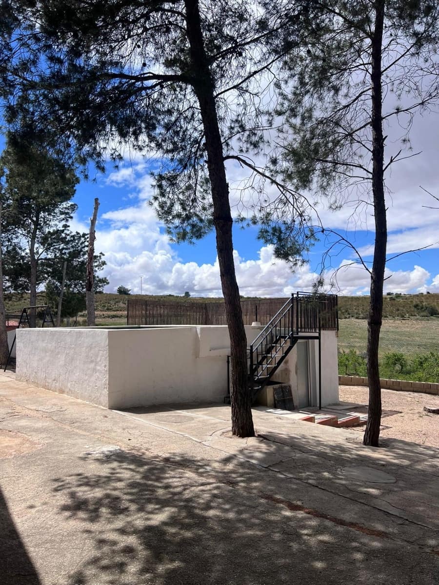 4 chambre Villa/Maison à vendre à Almansa avec garage - 170 000 € (Ref: 9422467)