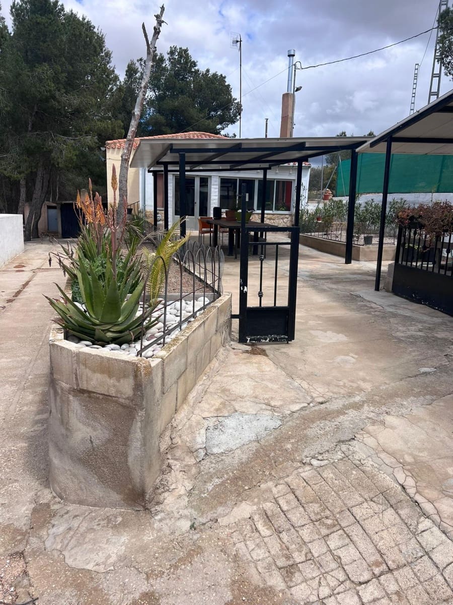 4 chambre Villa/Maison à vendre à Almansa avec garage - 170 000 € (Ref: 9422467)