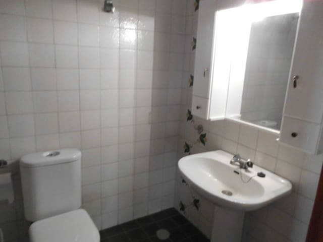 4 bedroom Flat for rent in Almansa - € 500 (Ref: 9427226)