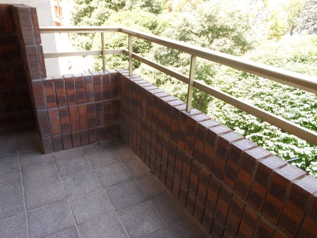 4 bedroom Flat for rent in Almansa - € 500 (Ref: 9427226)