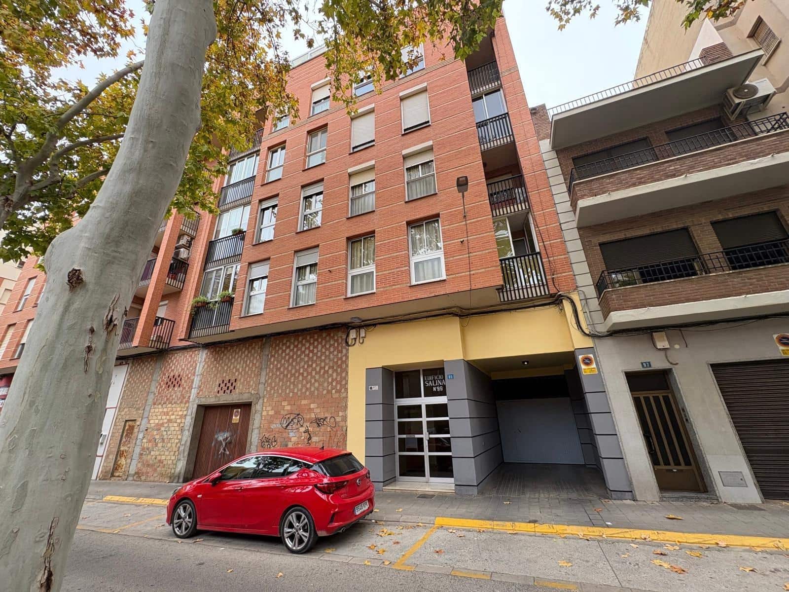 4 makuuhuone Asunto myytävänä paikassa Almansa mukana 
autotalli - 99 000 € (Ref: 9431081)