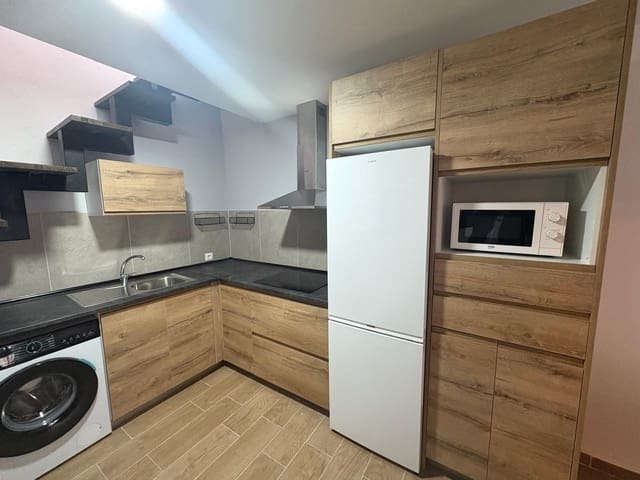 3 camera da letto Appartamento da affittare in Almansa - 550 € (Rif: 9440154)