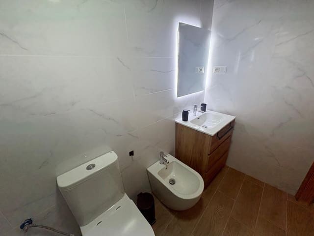 3 camera da letto Appartamento da affittare in Almansa - 550 € (Rif: 9440154)