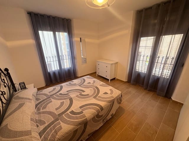 3 soveværelse Lejlighed til leje i Almansa - € 550 (Ref: 9440154)