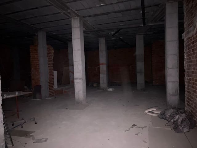 Kaupallinen myytävänä paikassa Almansa - 185 000 € (Ref: 9456282)