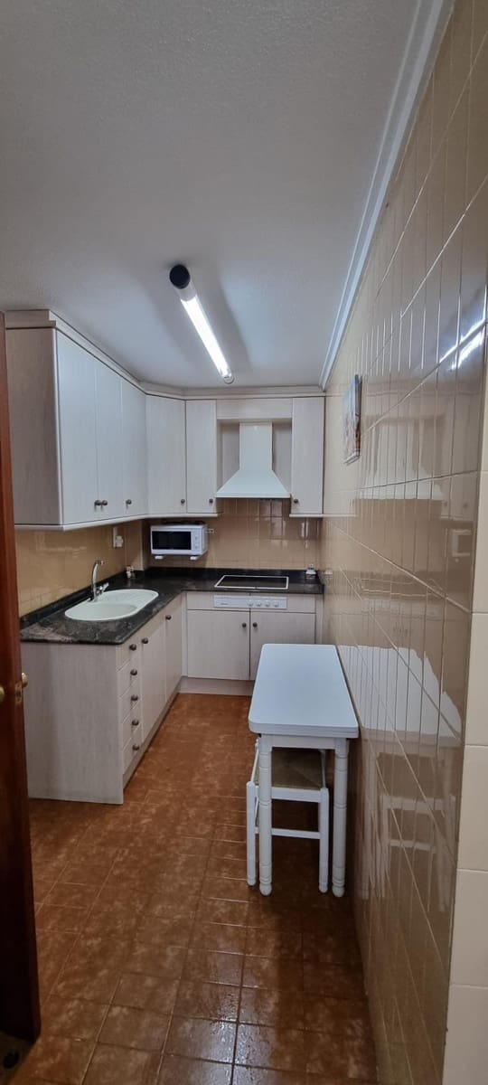 3 slaapkamer Flat te huur in Almansa - € 550 (Ref: 9470390)