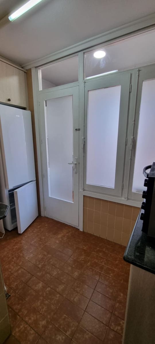 3 slaapkamer Flat te huur in Almansa - € 550 (Ref: 9470390)