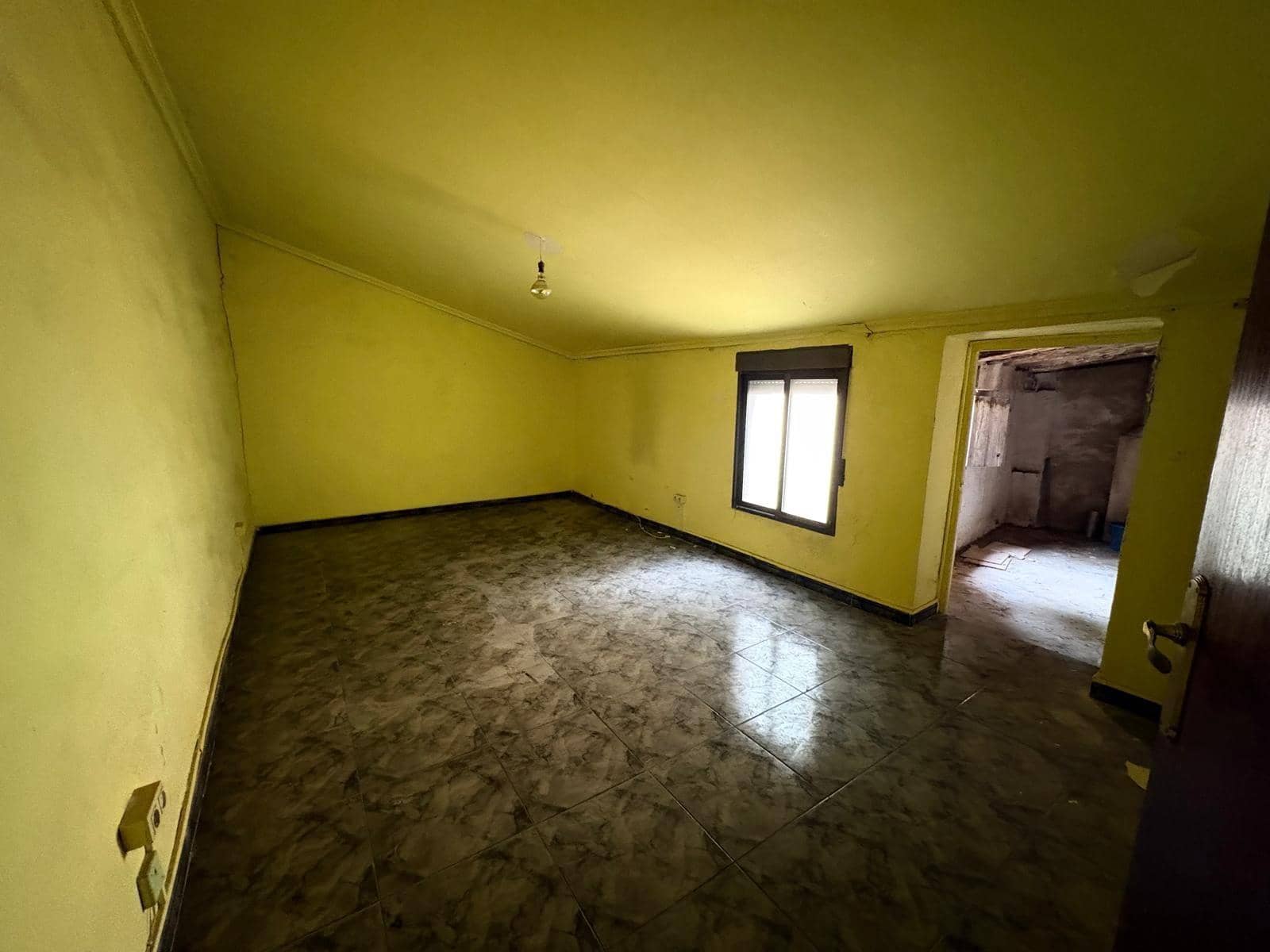 4 bedroom Townhouse for sale in Almansa - € 68,000 (Ref: 9476114)