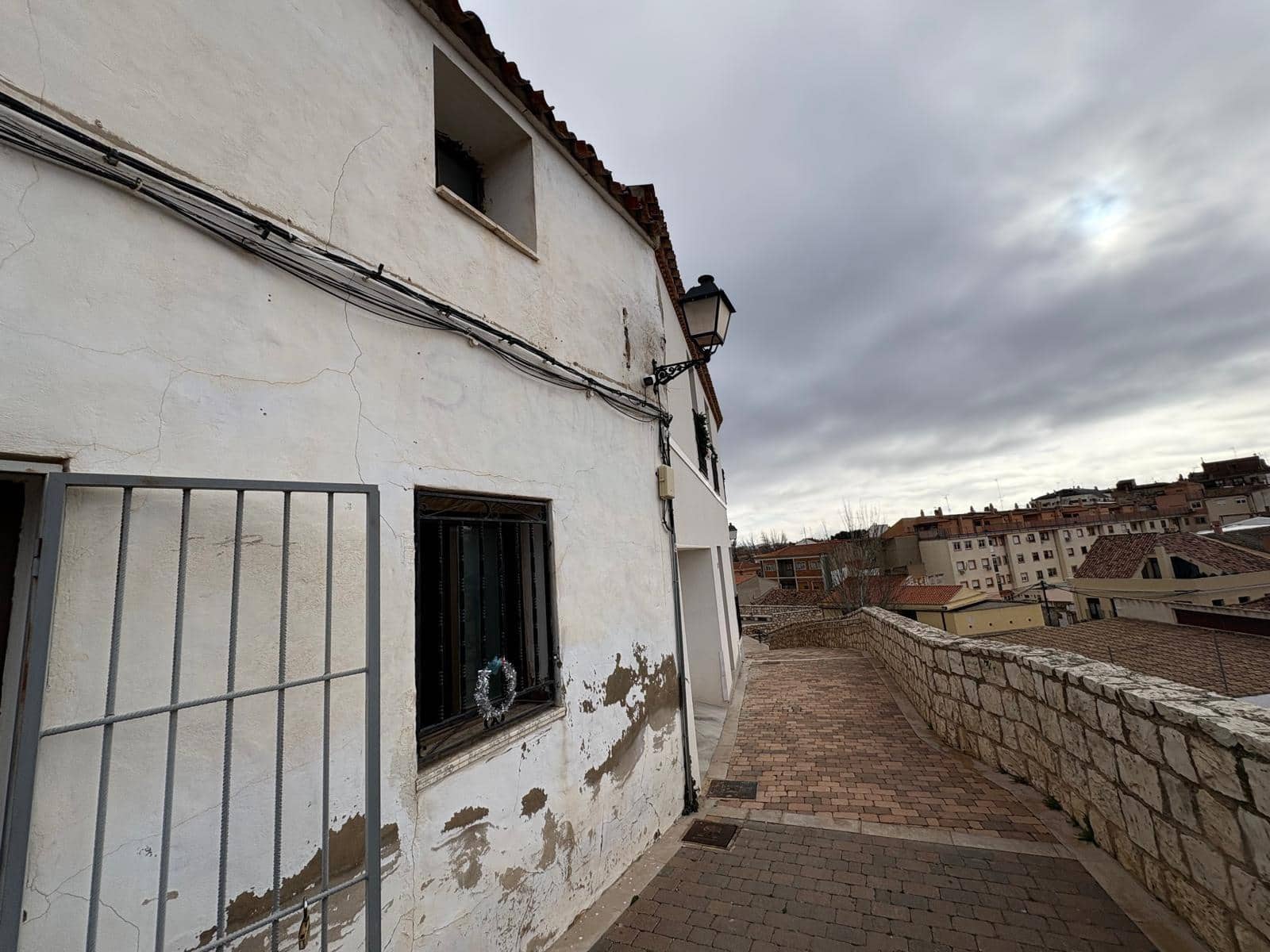 4 bedroom Townhouse for sale in Almansa - € 68,000 (Ref: 9476114)
